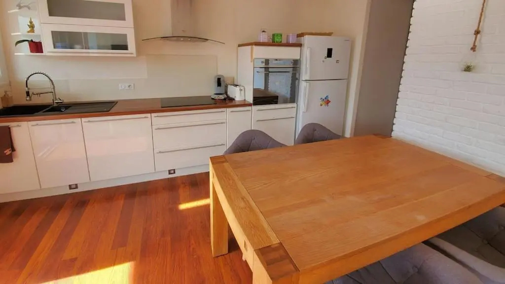 Luxury Apartment * Quiet * View * Heart of Annecy * 2 steps from the Lake * * * *
