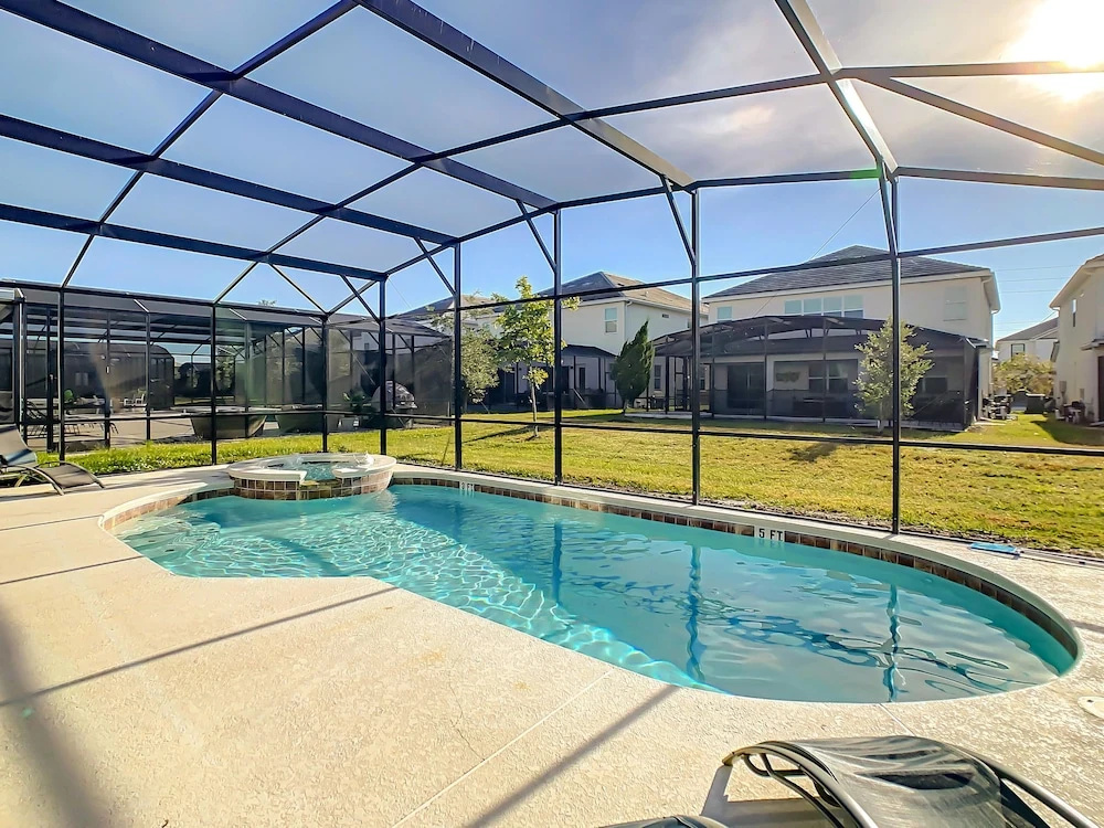 Sonoma Resort, Private Pool, and Much More!!