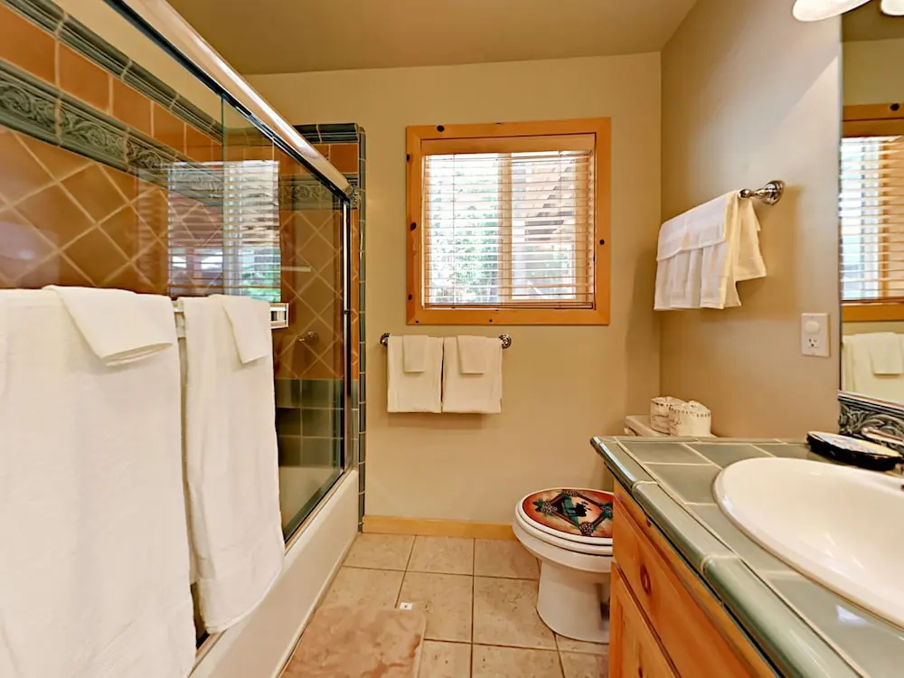 4951 Flick Street Home 4 Bedrooms 3.5 Bathrooms Home
