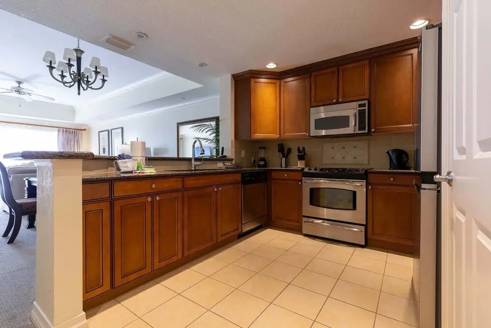 3BR Family Apartment for 8 Peaceful Residential Retreat