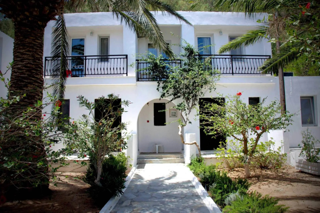 Avra Palm