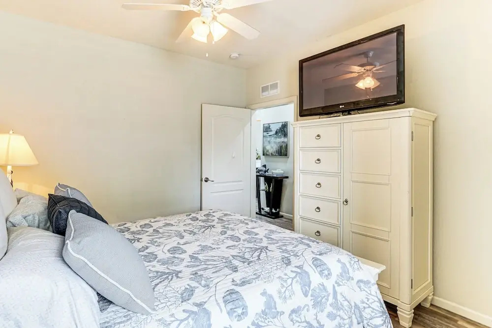 Lake of the Ozarks Retreat w/ Waterfront View!