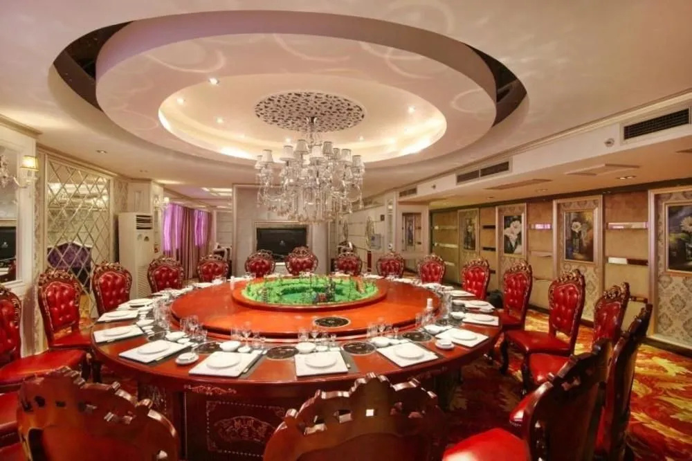 Hechi Shuntai Hotel