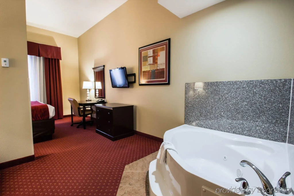 Comfort Inn and Suites Maingate South Davenport