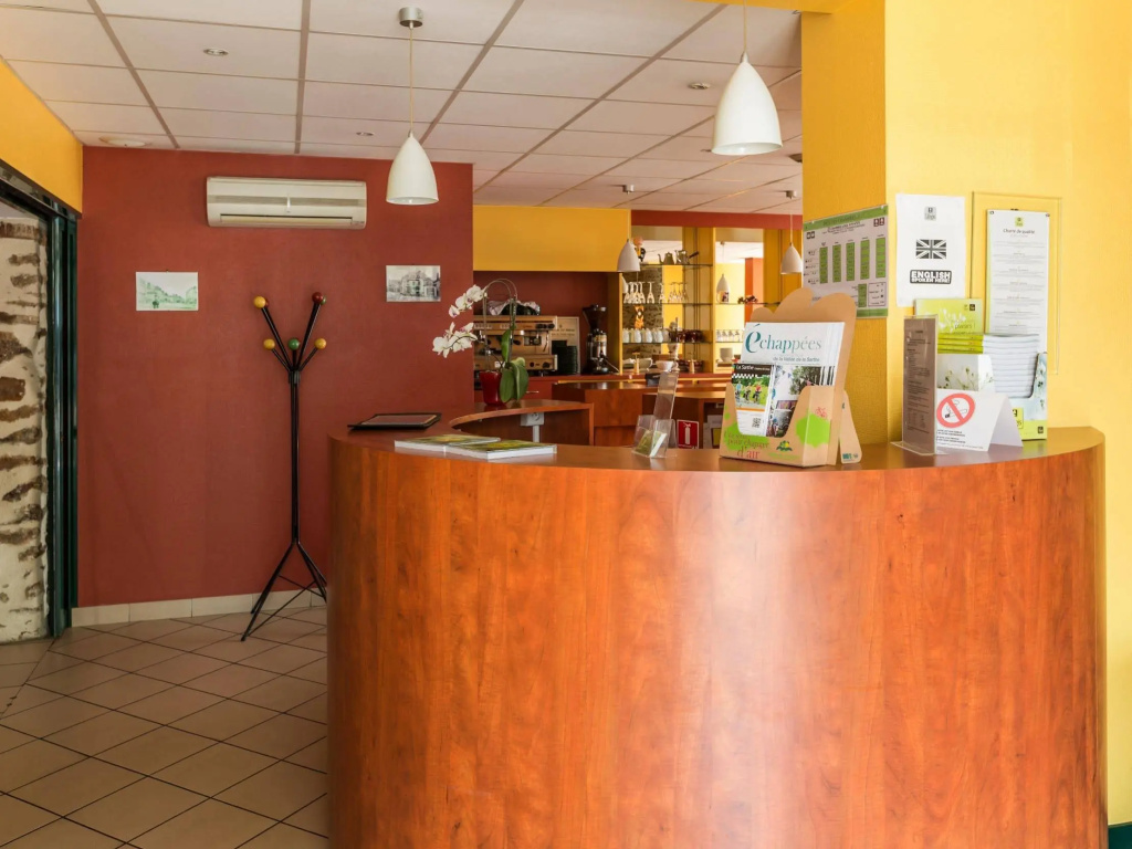 Logis Hôtel & Restaurant - Le Saint-Louis