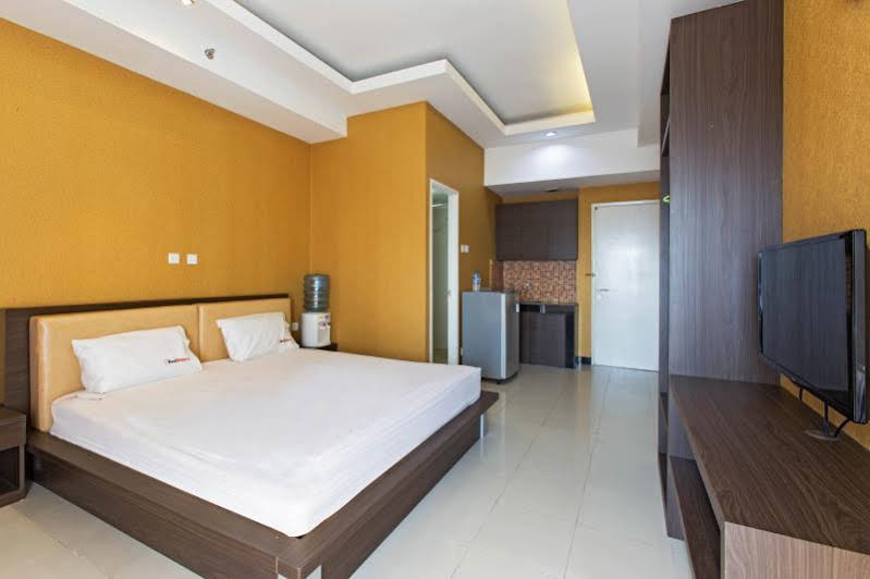 RedDoorz Apartment @ Seasons City