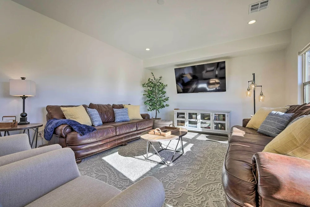 Hike and Golf Washington Home with Hot Tub Access