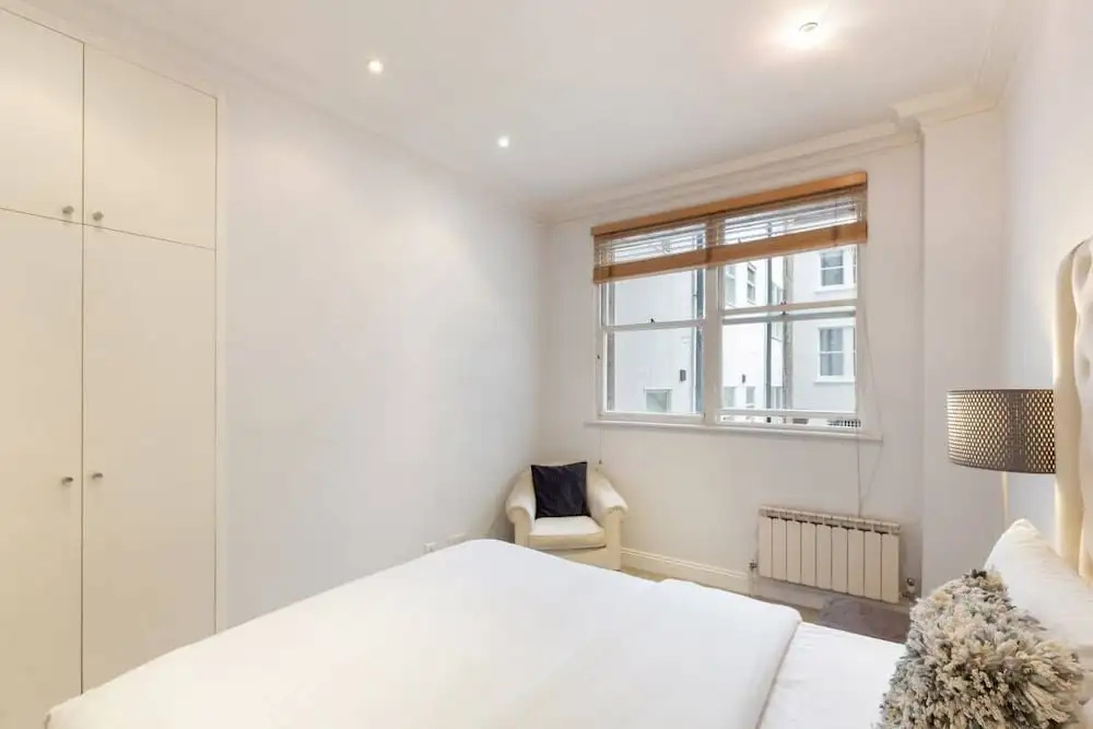 Stunning 2 Bed Apt, Sleeps 3 in Kensington