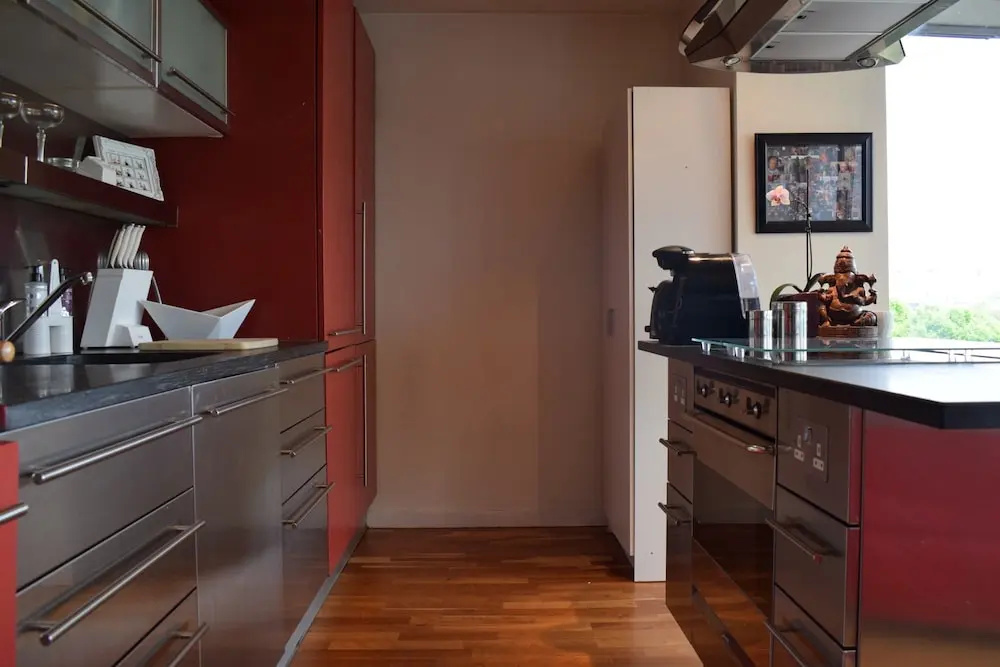 2 Bed Flat in Shoreditch With Balcony