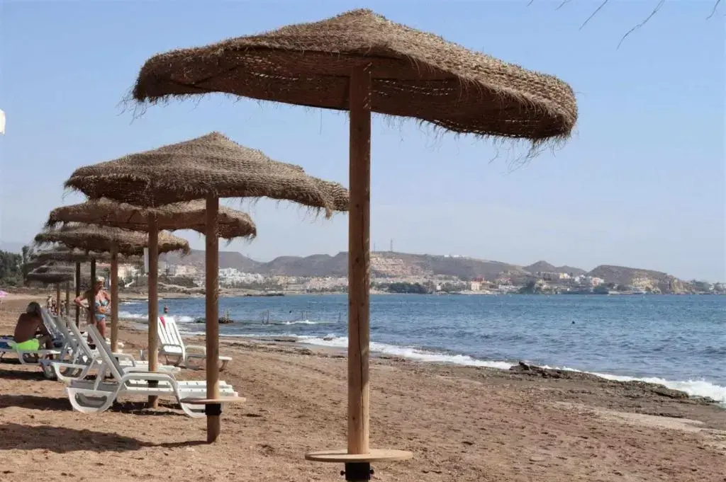 Los Veleros apartamento frente al mar con azotea y piscina compartida