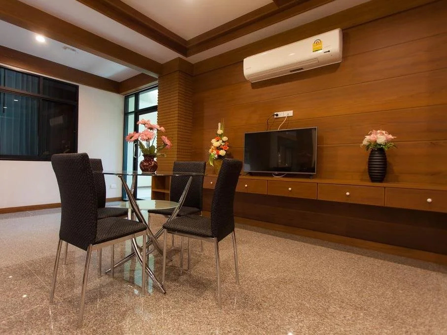 Muangchalearm Apartment