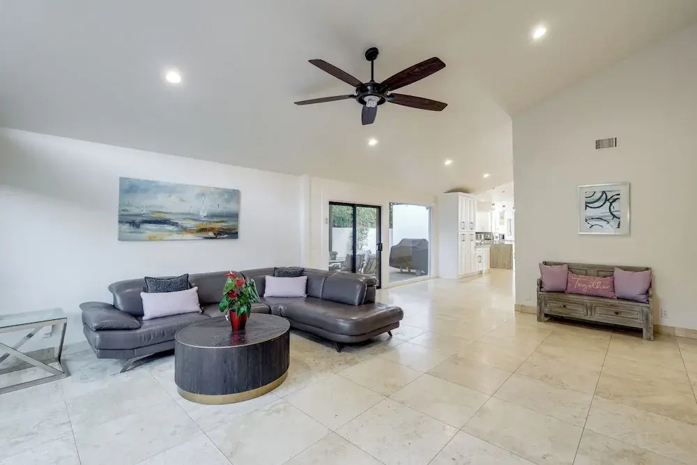 Pool & Coastline Views: Luxe La Jolla Home