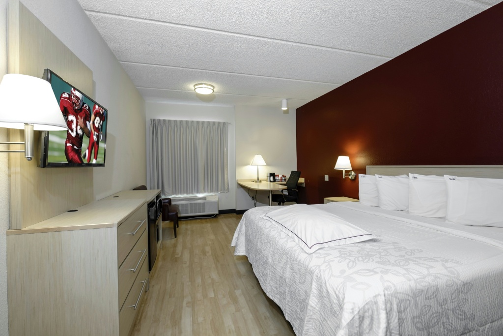 Red Roof Inn PLUS + Gainesville
