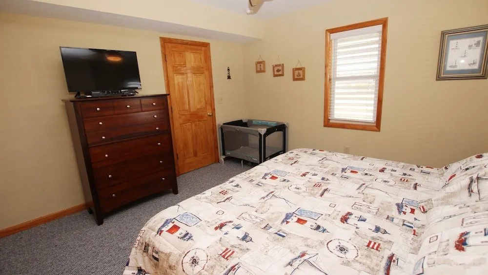 The B & B Inn - 6 Br Home