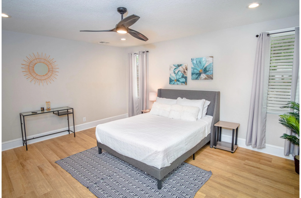 Brand New Remodeled 3BR/2BA House Near Downtown