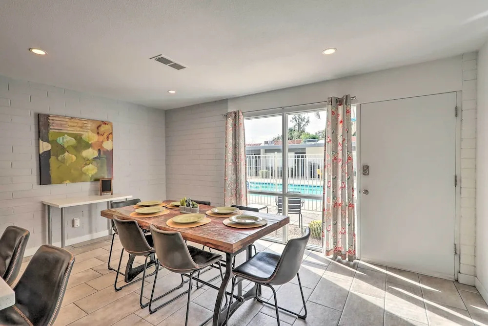 Chic Scottsdale Home w/ Balcony, Walk to Old Town!