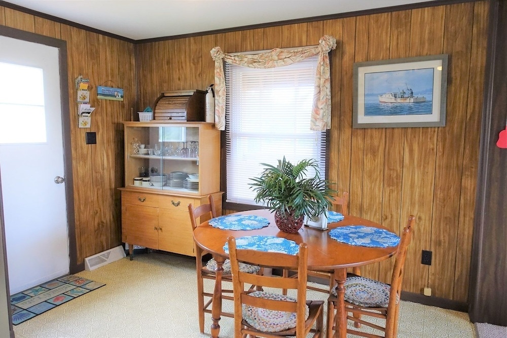 Floundering Around 3 Bedroom Cottage