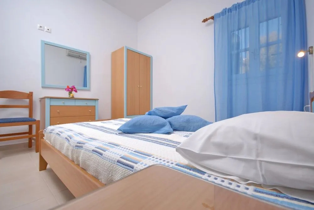 Crystal Naxos 2 Apartments at Mikri Vigla