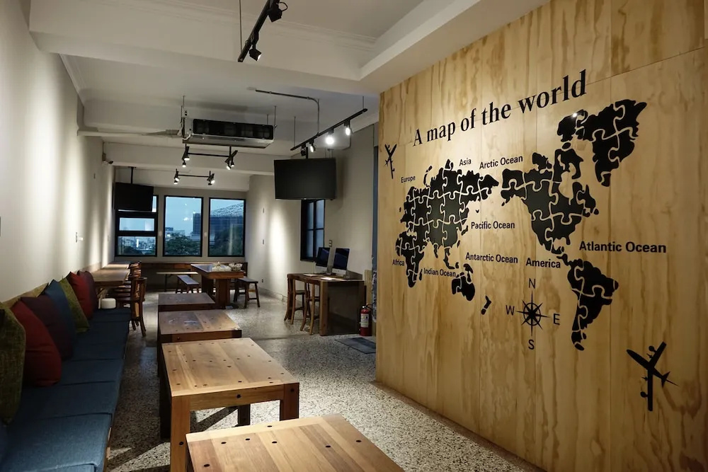 Cao Ji Book Inn Hostel