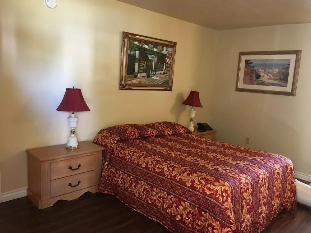 Vista Pines Motel