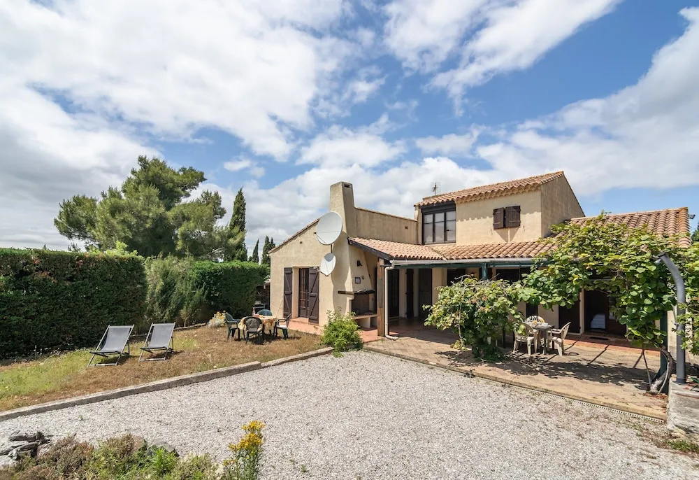Villa in Beaufort With Pool & Views