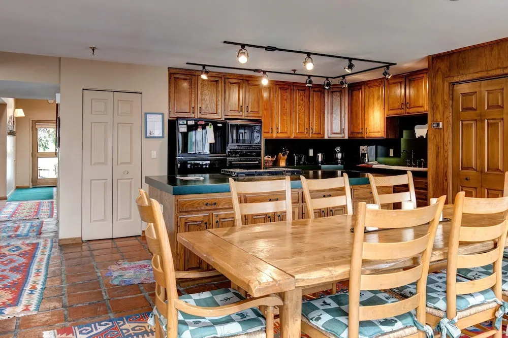 1432 Deer Valley Drive North Townhome - 4 Br townhouse by RedAwning