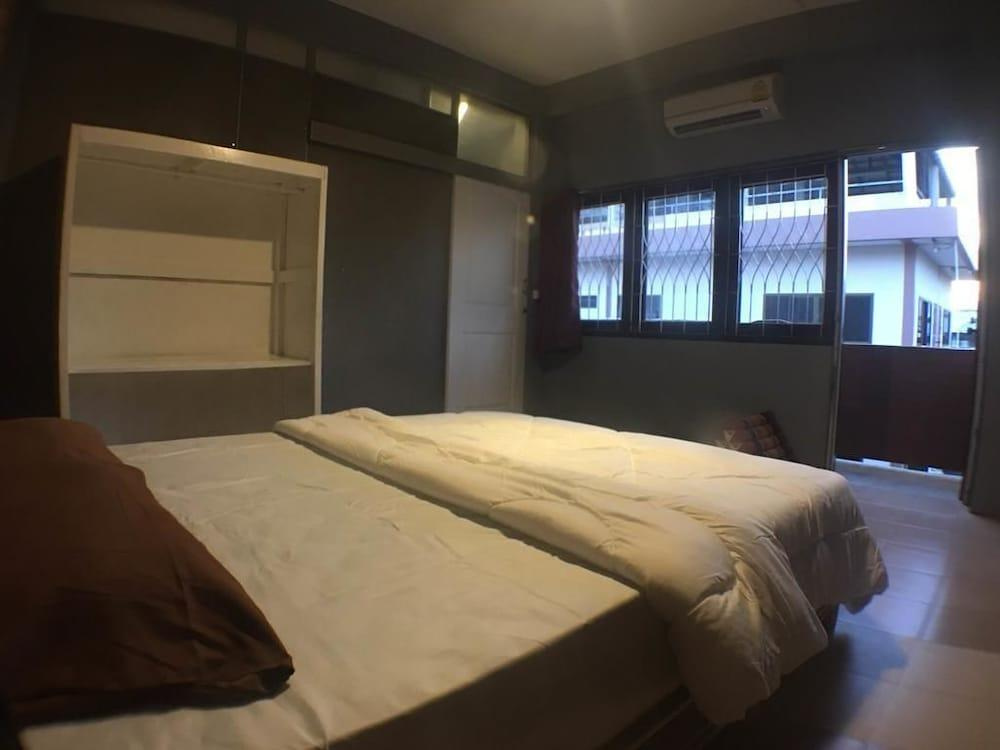 The Local Hostel