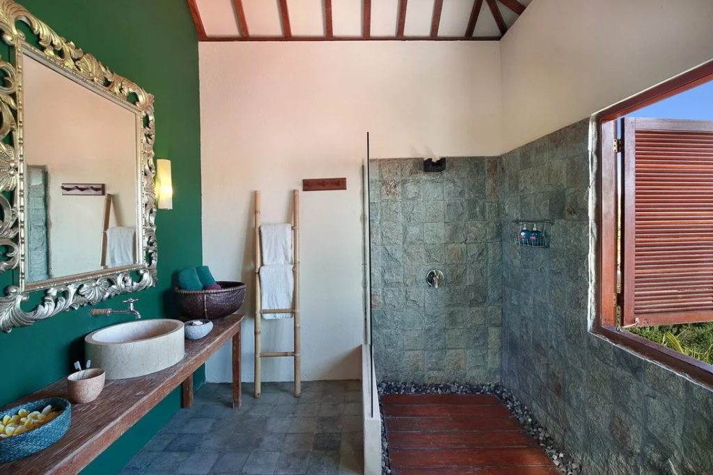 PinkCoco Uluwatu - Constant Surprises & for Cool Adults Only