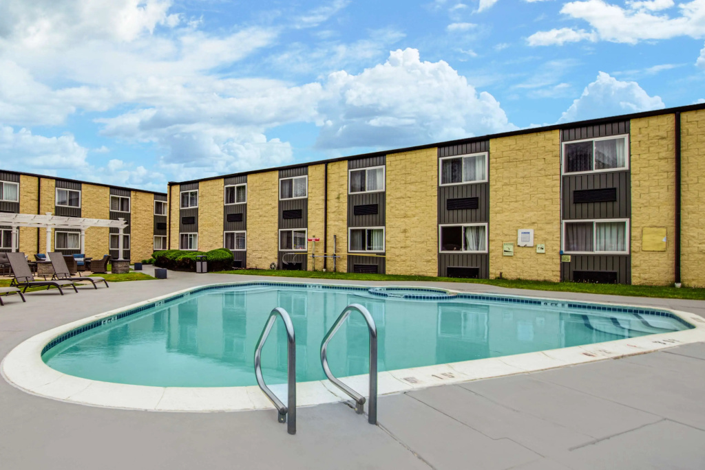 SureStay Plus Hotel by Best Western McGuire AFB Jackson
