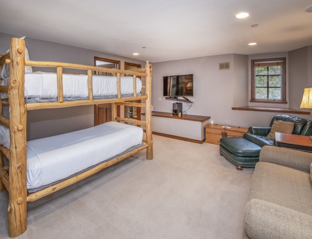 Meadows J3 4 Bedroom Townhouse by RedAwning
