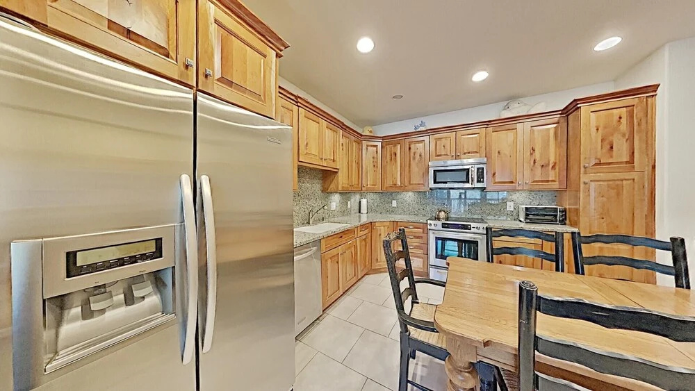 Spacious 2 Bedroom Condo Just Steps To Mammoth Mountain (Unit 108 at 1849 Condos) by RedAwning