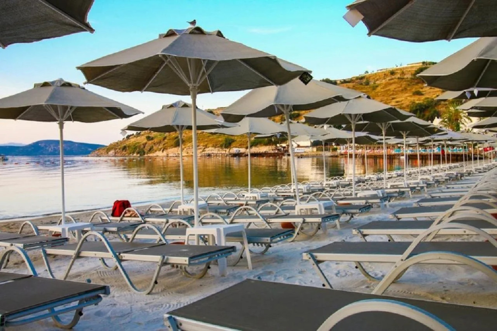 Azka Hotel