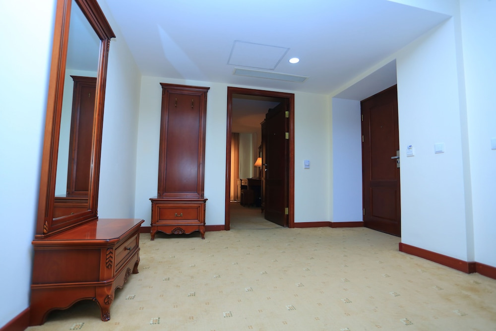 Regal Palace Hotel