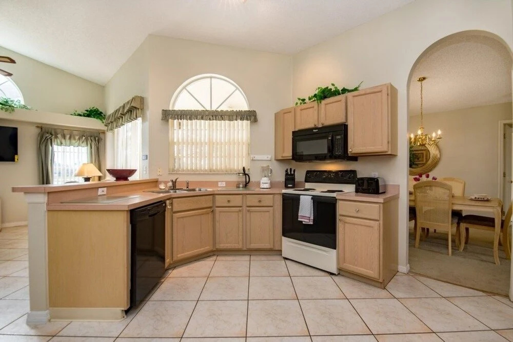 Beautiful Lake View 4 Bed /3 Bath Pool Villa 4 Bedroom Villa by Redawning