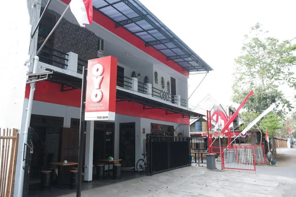 Oyo 1380 Velodrome Family House