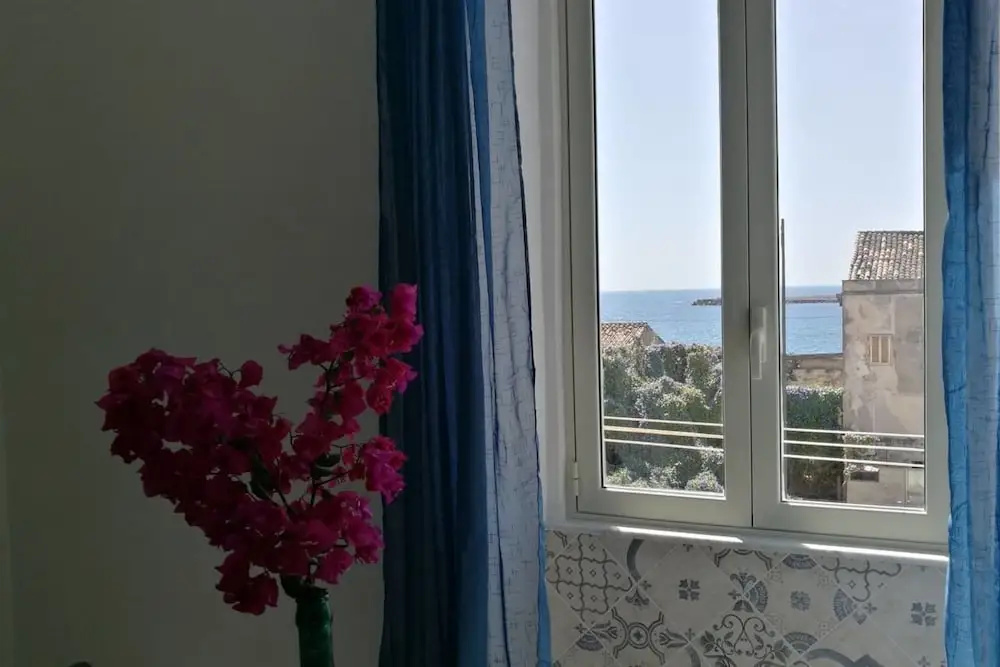 Bilocale vista mare