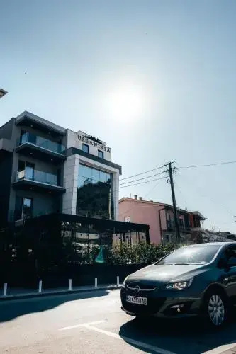 Urbanista Hotel & Bar