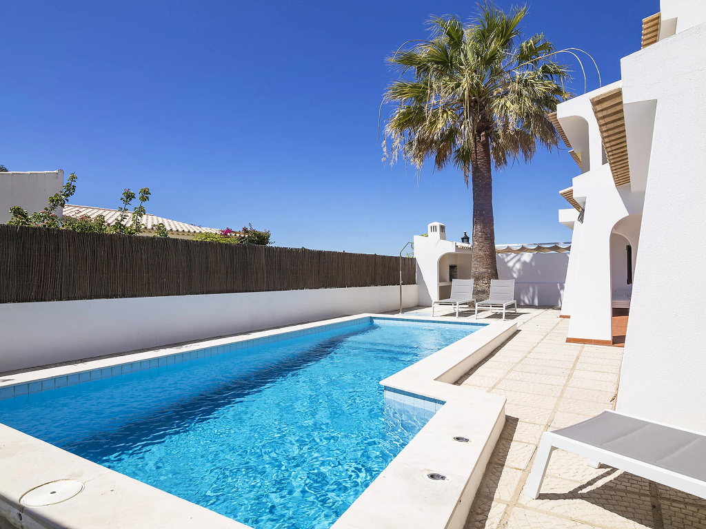 Villa Galé 600m from the beach by Interhome