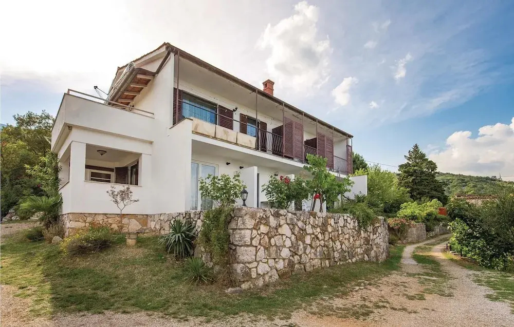 Stunning Home in Brsec With Wifi and 2 Bedrooms