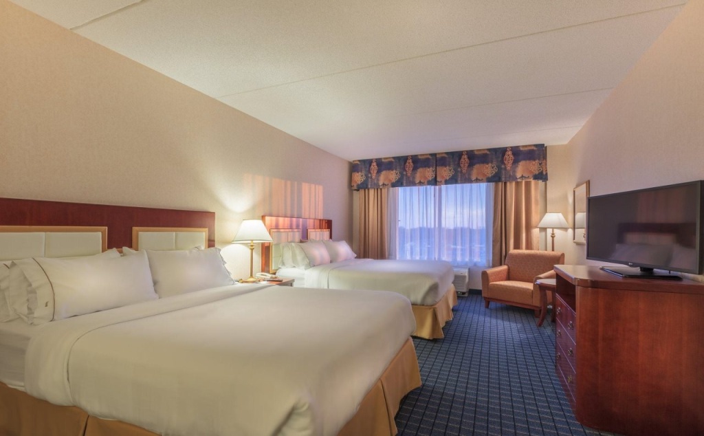 Holiday Inn Express & Suites - Belleville by IHG