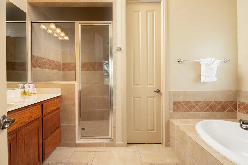 At Canyon Lake CL1233 3 Bedroom Villa by RedAwning