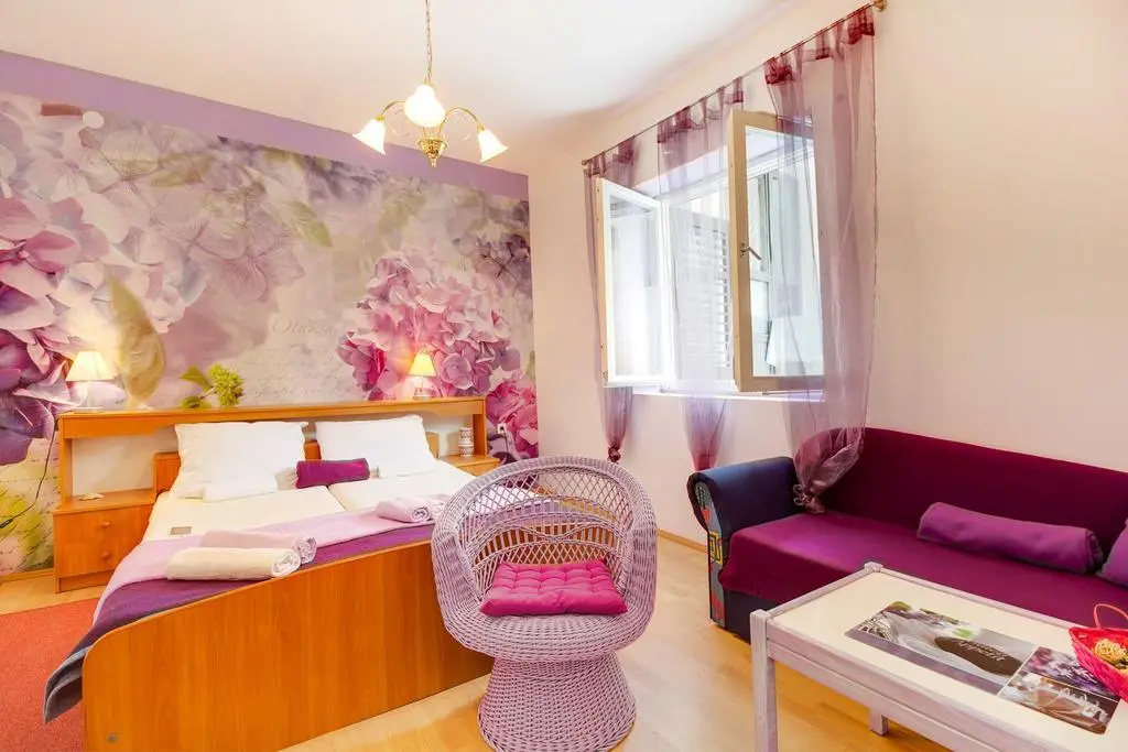 Room Milka