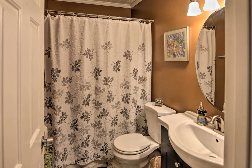 Lively East Nashville Pad: Walk to Bars & Eateries