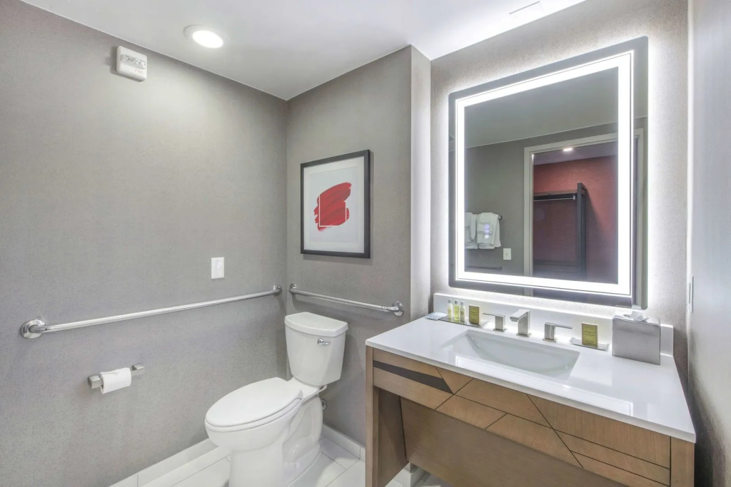 DoubleTree by Hilton Raleigh-Cary