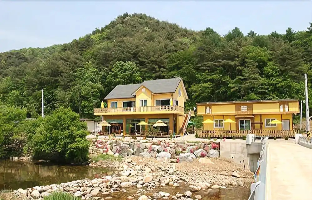 Yangpyeong Brook Cross Pension