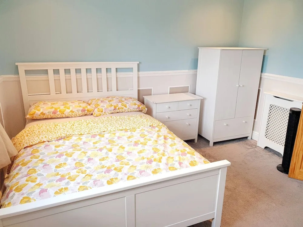 Specious 3bed property with parking & large garden