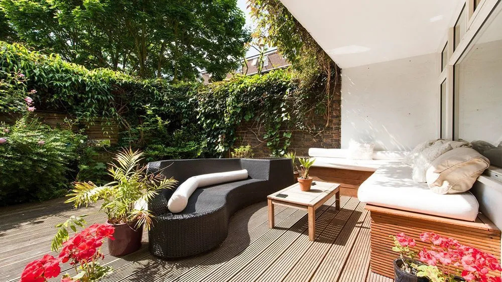 Wonderful 2BR Flat, With Private Garden