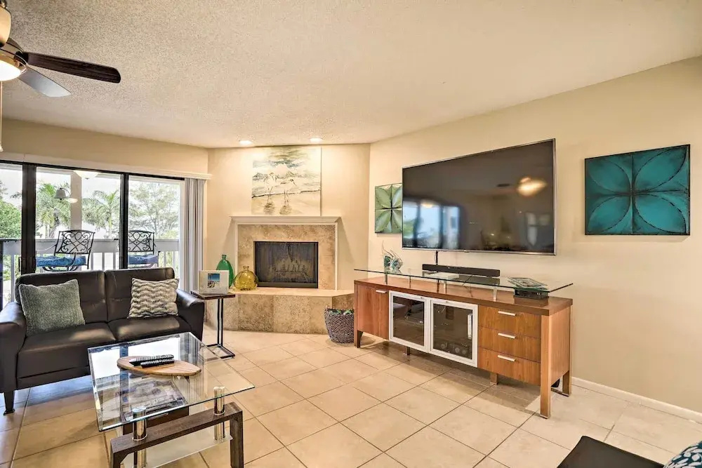 Sea La Vie: Sunny Indian Rocks Beach Condo!