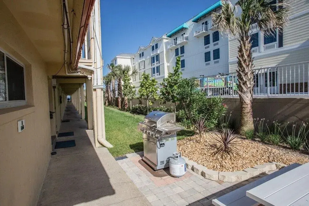 Win-San C-206 - 2 Br Condo