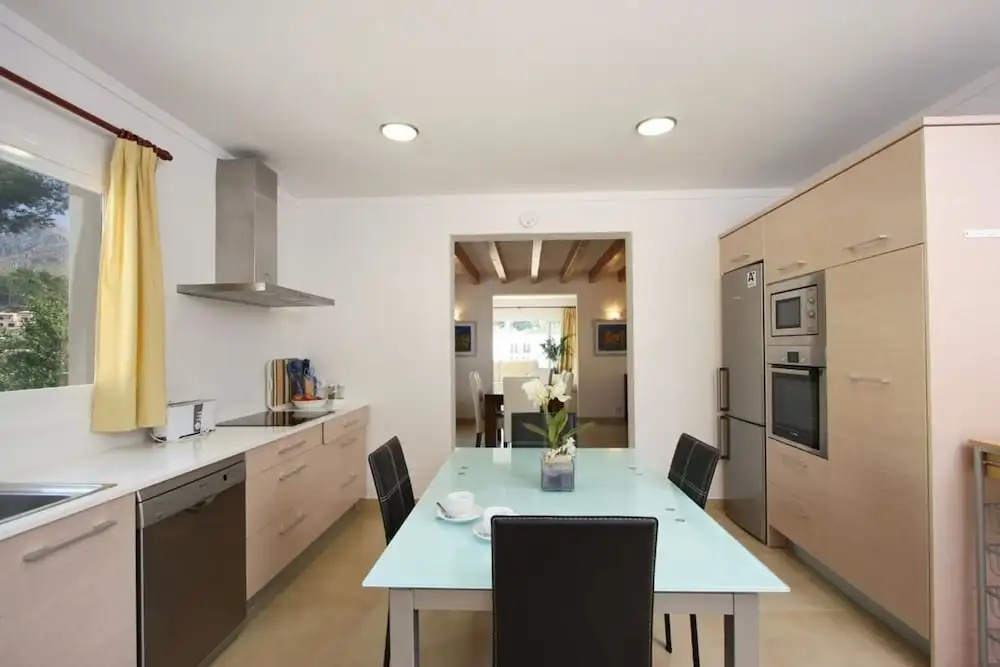Villa - 4 Bedrooms with Pool and WiFi - 103196